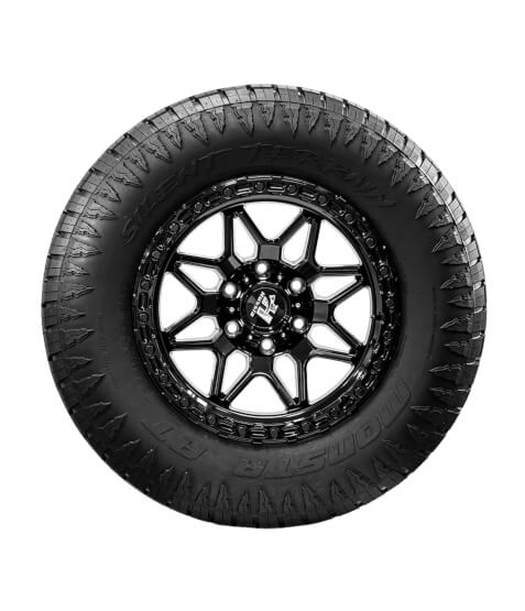 車に装着したAT SILENT TERRAINのアップ